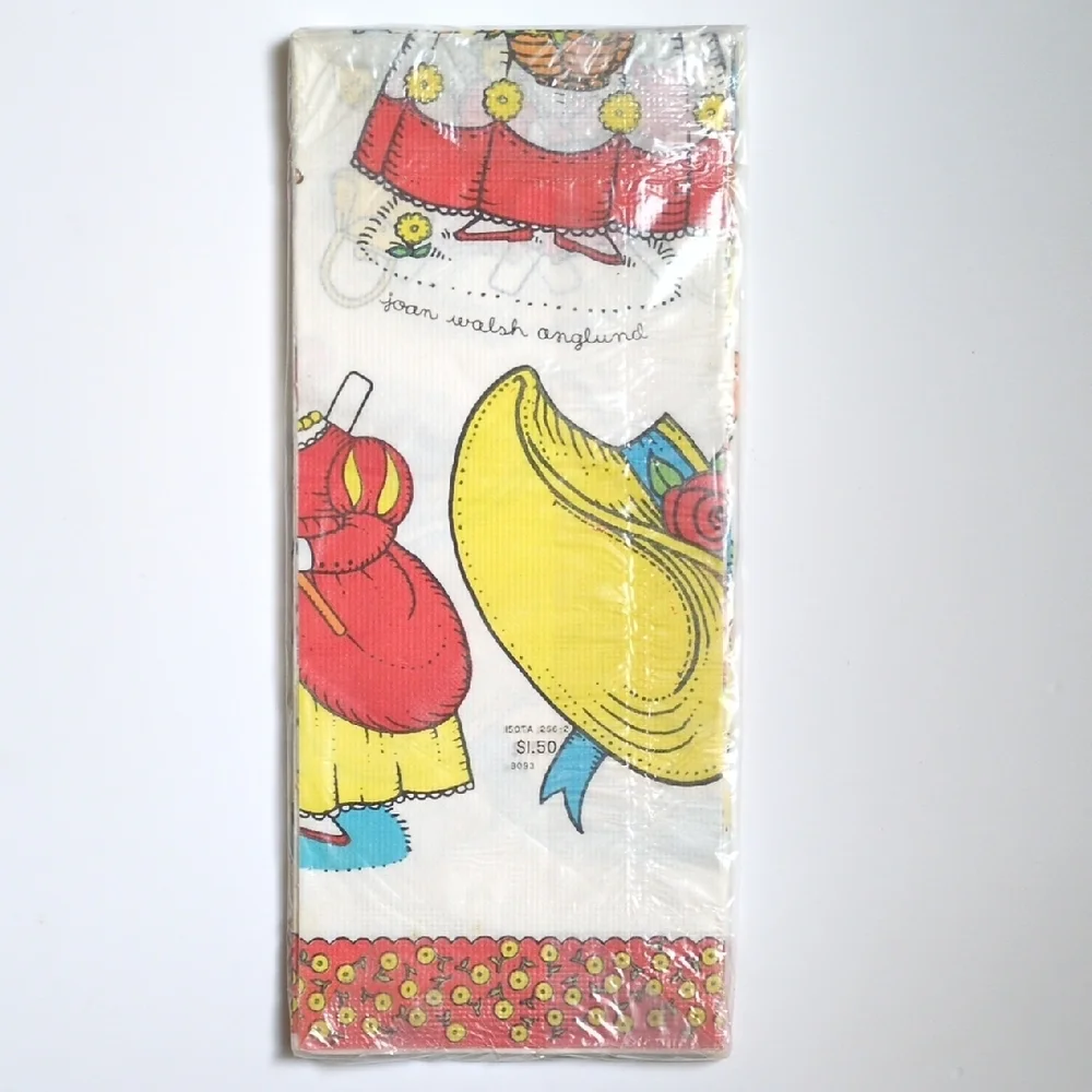 Vintage 70s Hallmark Paper Doll Birthday‎ Party Tablecloth Joan Walsh Angulnd